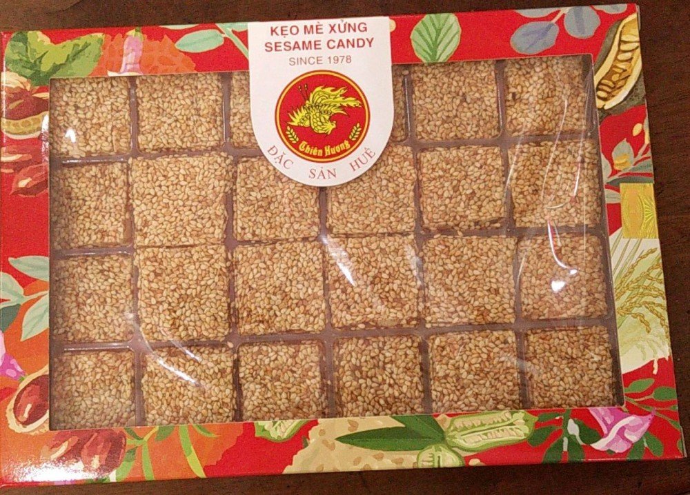 mua-dac-san-gi-lam-qua-khi-den-hue