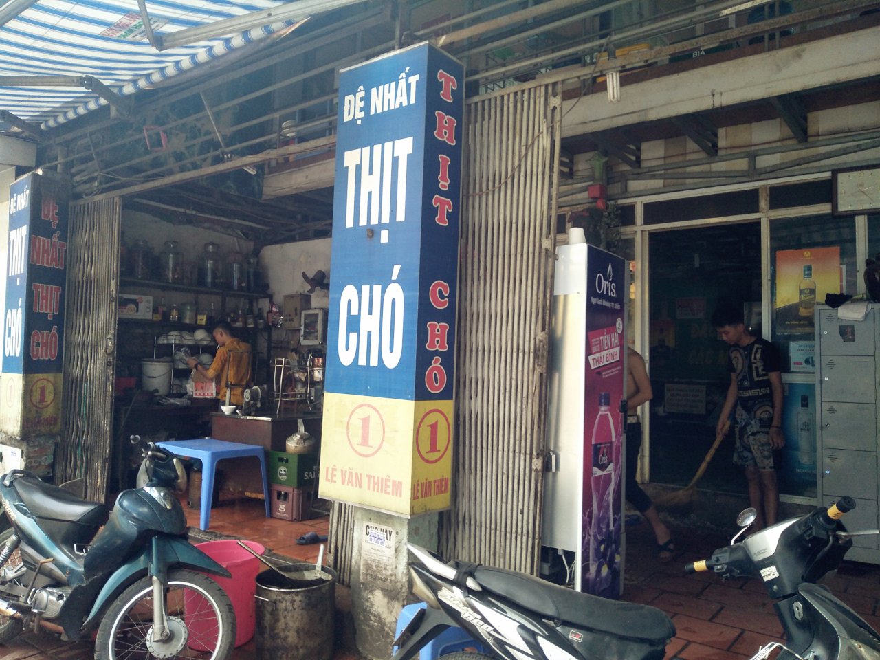 nhung-chu-quan-thit-cho-noi-gi-ve-viec-thanh-pho-muon-nguoi-dan-tu-bo-thoi-quen-an-thit-cho