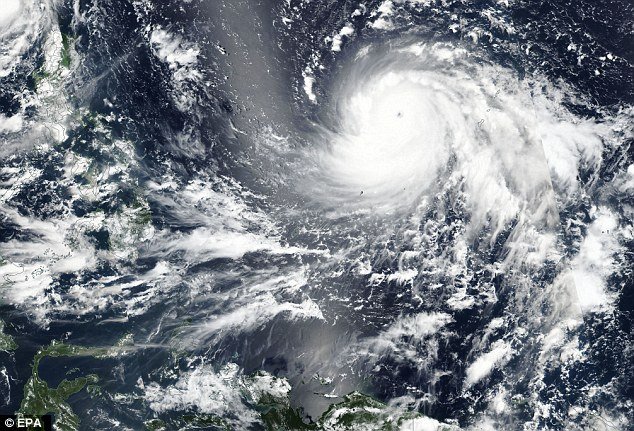 sieu-bao-mangkhut-manh-ngang-hai-yen-dang-do-bo-philippines-va-trung-quoc