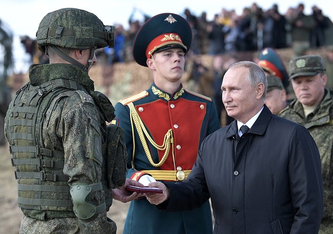 anh-tong-thong-nga-putin-thi-sat-cuoc-tap-tran-lich-su-vostok-2018