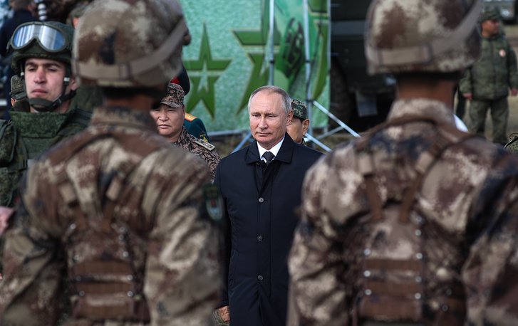 anh-tong-thong-nga-putin-thi-sat-cuoc-tap-tran-lich-su-vostok-2018