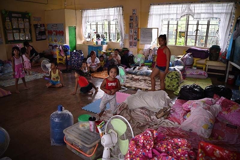 video-philippines-gan-nhu-dung-moi-hoat-dong-de-chong-sieu-bao-mangkhut
