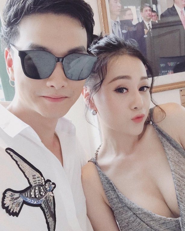 Trên phim kín đáo, không ngờ ngoài đời 