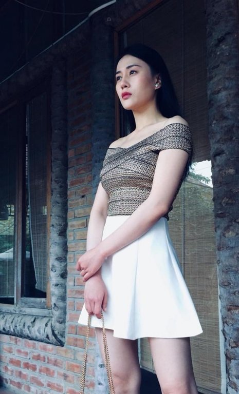 Trên phim kín đáo, không ngờ ngoài đời 