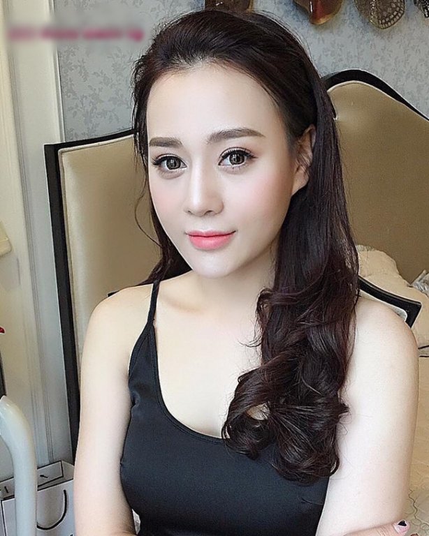 Trên phim kín đáo, không ngờ ngoài đời 