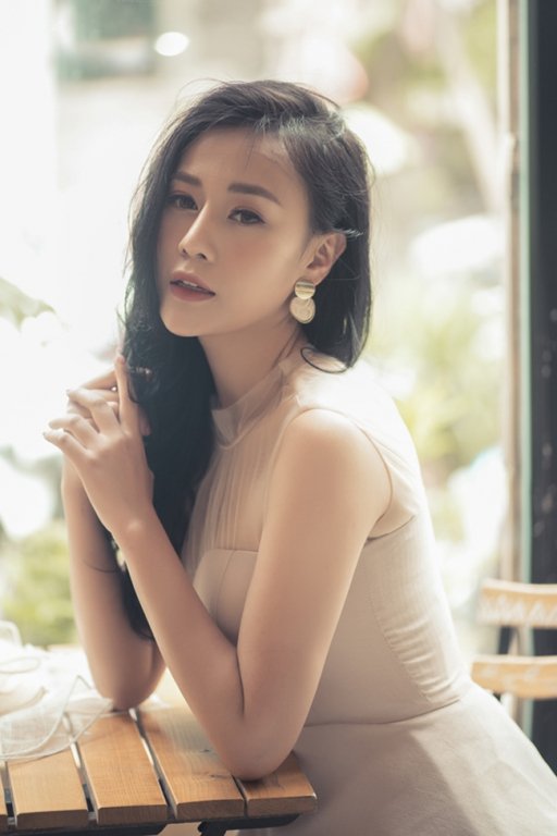 Trên phim kín đáo, không ngờ ngoài đời 