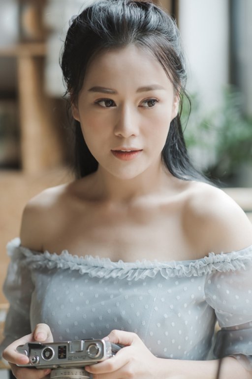 Trên phim kín đáo, không ngờ ngoài đời 