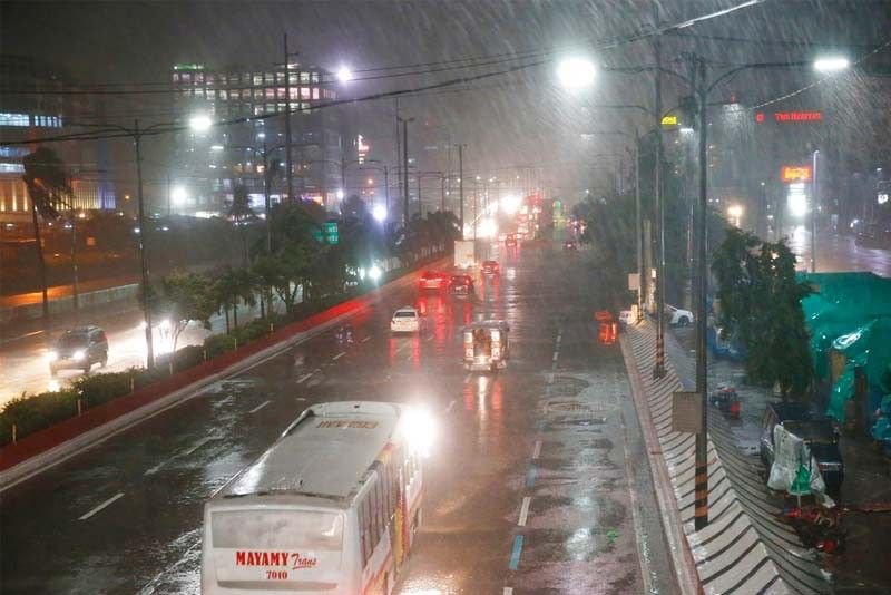 nhung-hinh-anh-dau-tien-ve-sieu-bao-mangkhut-o-philippines