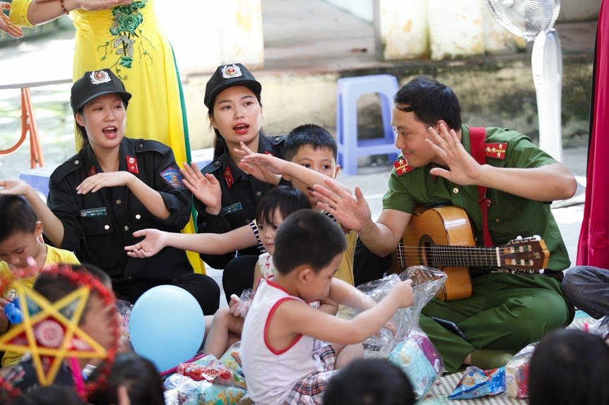 tre-mo-coi-don-trung-thu-som-cung-trung-doan-cscd-ha-noi