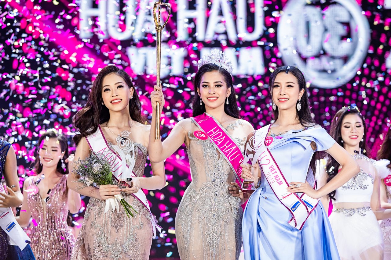 hoa-khoi-kep-bui-phuong-nga-chinh-la-nhan-sac-khien-dan-tinh-tiec-nuoi-nhat-hoa-hau-viet-nam-2018