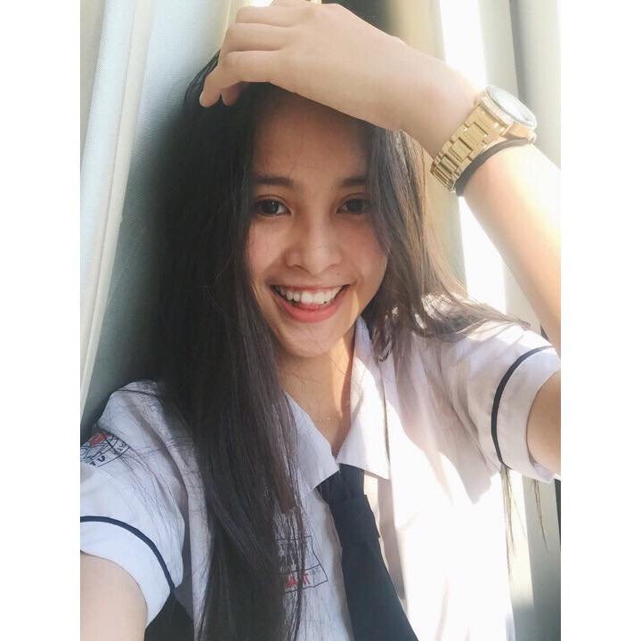 ngam-loat-anh-mat-moc-xinh-hon-luc-trang-diem-cua-tan-hoa-hau-viet-nam-2018-tran-tieu-vy