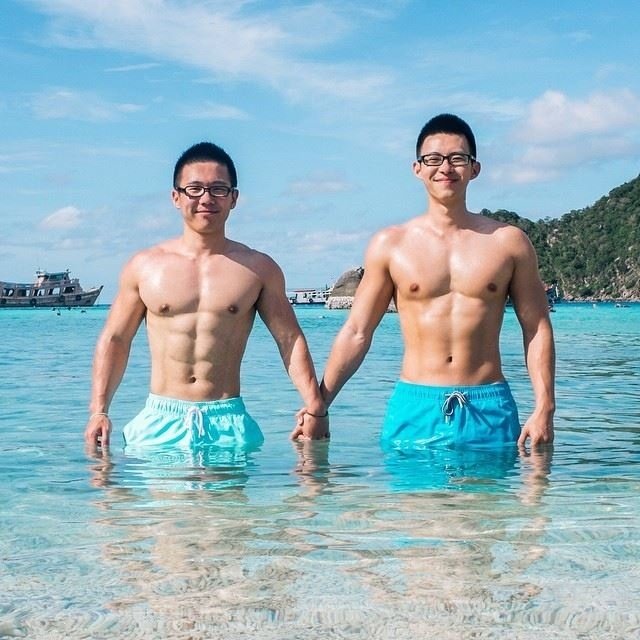 ngam-nhung-cap-dong-tinh-nam-dep-trai-6-mui-khien-dan-tinh-tiec-hui-hui