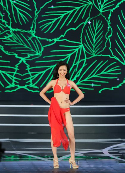 nhung-khoanh-khac-bikini-cua-top-ba-hoa-hau-viet-nam-2018