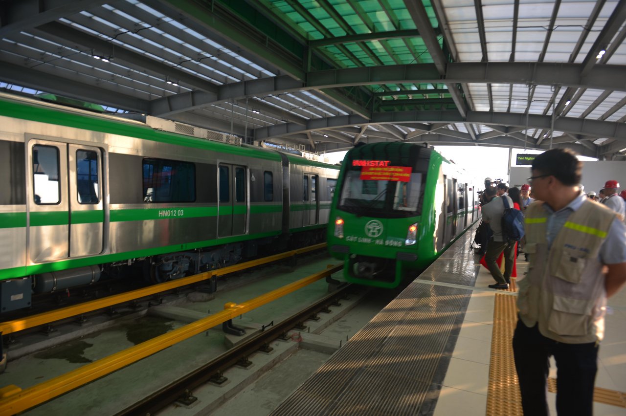 can-canh-trai-nghiem-5-doan-tau-cat-linh-ha-dong-lan-banh-toan-tuyen