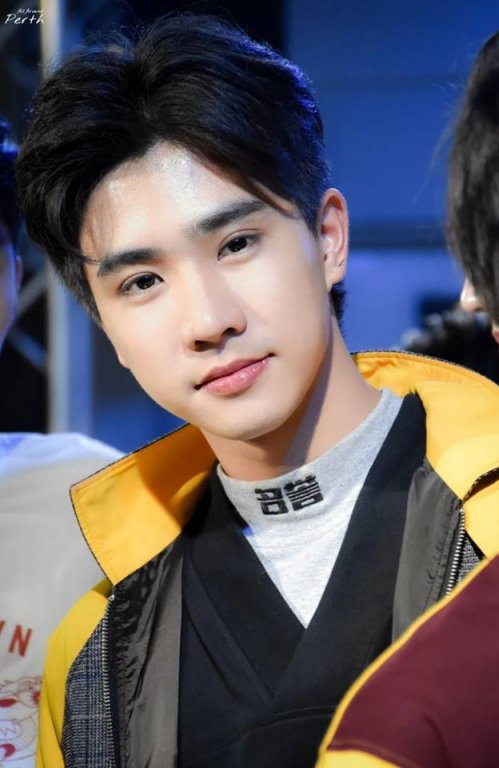 fan-viet-hai-sao-tren-troi-tang-nam-than-dam-my-thai-lan-love-by-chance