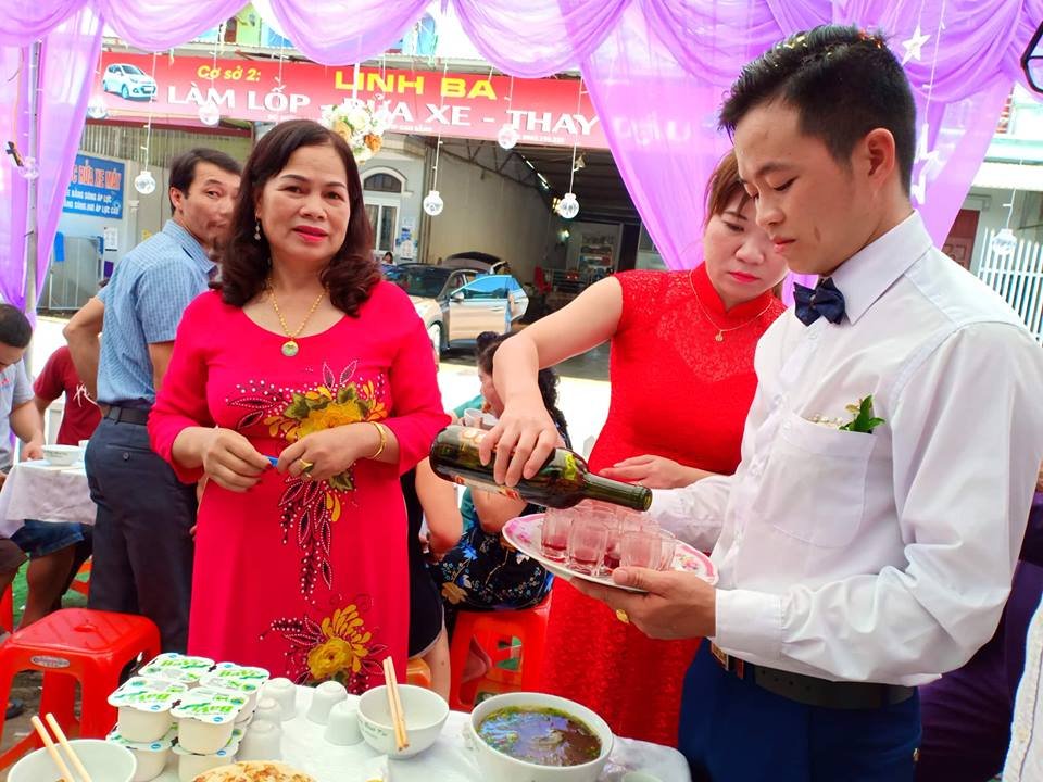 le-ruoc-dau-dac-biet-cua-co-dau-61-tuoi-cuoi-chu-re-26-tuoi-o-cao-bang