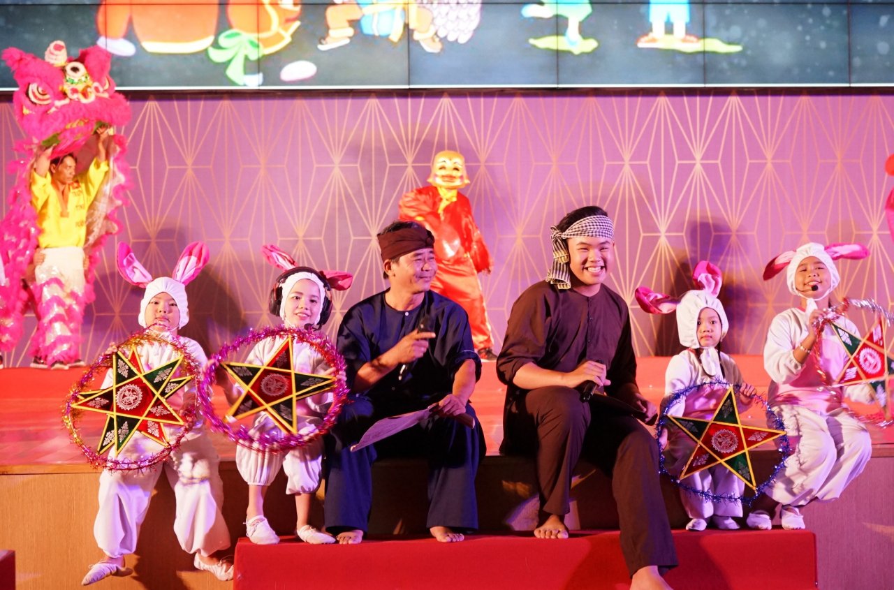 tan-hiep-phat-trao-tang-hang-ngan-phan-qua-cho-tre-em-co-hoan-canh-kho-khan-nhan-dip-tet-trung-thu