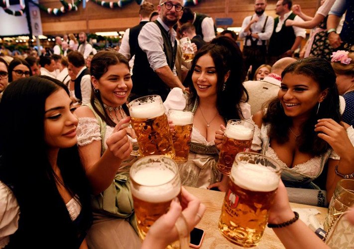 Choáng ngợp lễ hội bia lớn nhất thế giới Oktoberfest tại Đức