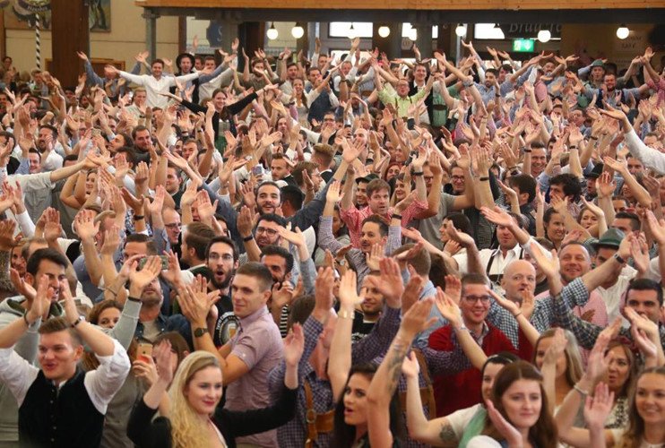 Choáng ngợp lễ hội bia lớn nhất thế giới Oktoberfest tại Đức
