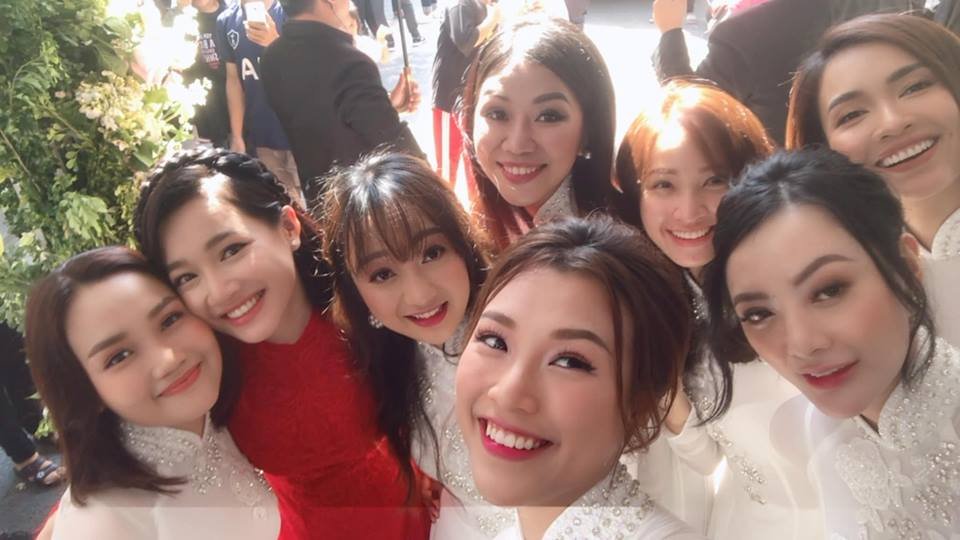 sau-lan-khue-dam-hoi-truong-giang-nha-phuong-cung-co-dan-phu-dau-phu-re-toan-trai-xinh-gai-dep-gay-chu-y