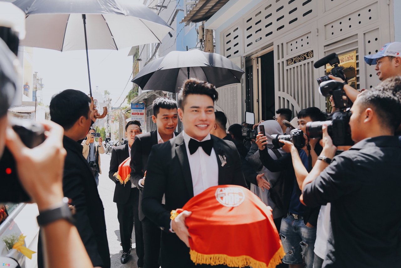sau-lan-khue-dam-hoi-truong-giang-nha-phuong-cung-co-dan-phu-dau-phu-re-toan-trai-xinh-gai-dep-gay-chu-y