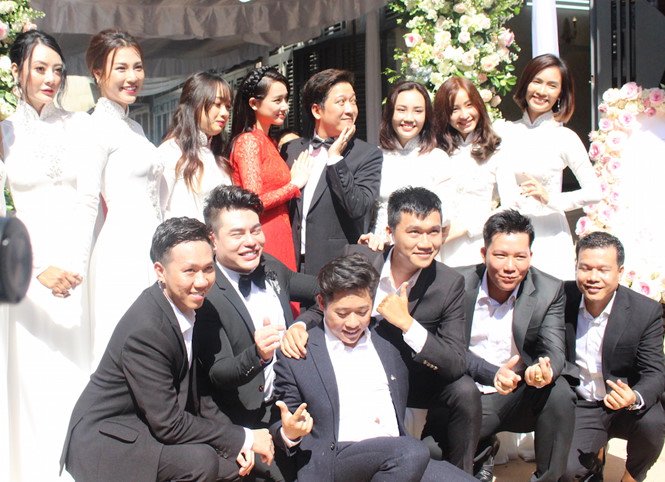 sau-lan-khue-dam-hoi-truong-giang-nha-phuong-cung-co-dan-phu-dau-phu-re-toan-trai-xinh-gai-dep-gay-chu-y