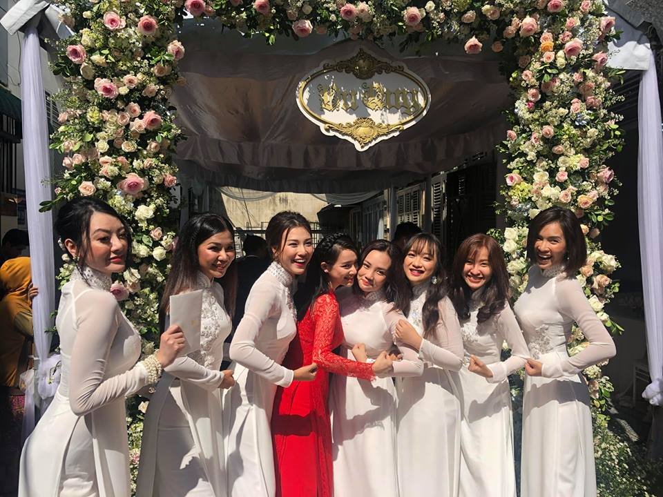 sau-lan-khue-dam-hoi-truong-giang-nha-phuong-cung-co-dan-phu-dau-phu-re-toan-trai-xinh-gai-dep-gay-chu-y