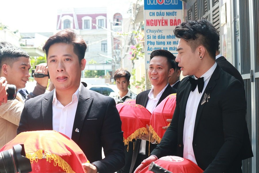 sau-lan-khue-dam-hoi-truong-giang-nha-phuong-cung-co-dan-phu-dau-phu-re-toan-trai-xinh-gai-dep-gay-chu-y