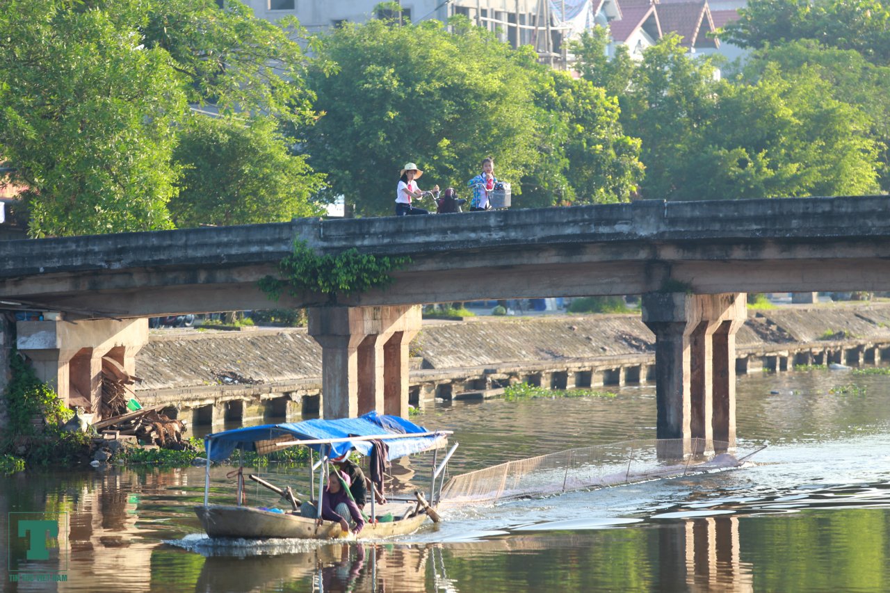 ve-dep-binh-di-cua-lang-que-co-chu-tich-tran-dai-quang
