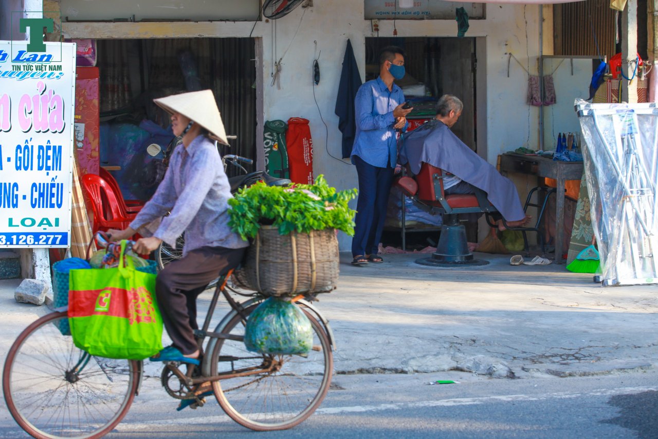 ve-dep-binh-di-cua-lang-que-co-chu-tich-tran-dai-quang