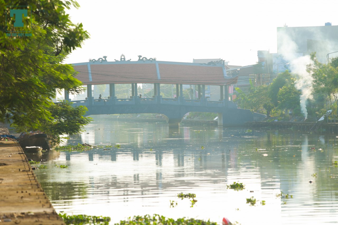 ve-dep-binh-di-cua-lang-que-co-chu-tich-tran-dai-quang