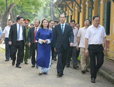 thay-tro-truong-chu-van-an-xuc-dong-tuong-niem-co-chu-tich-nuoc-tran-dai-quang