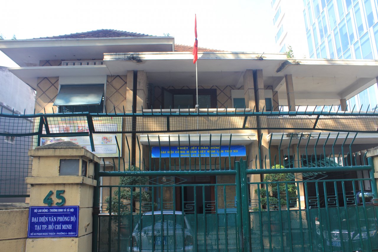 tphcm-ca-thanh-pho-treo-co-ru-vinh-biet-chu-tich-nuoc-tran-dai-quang