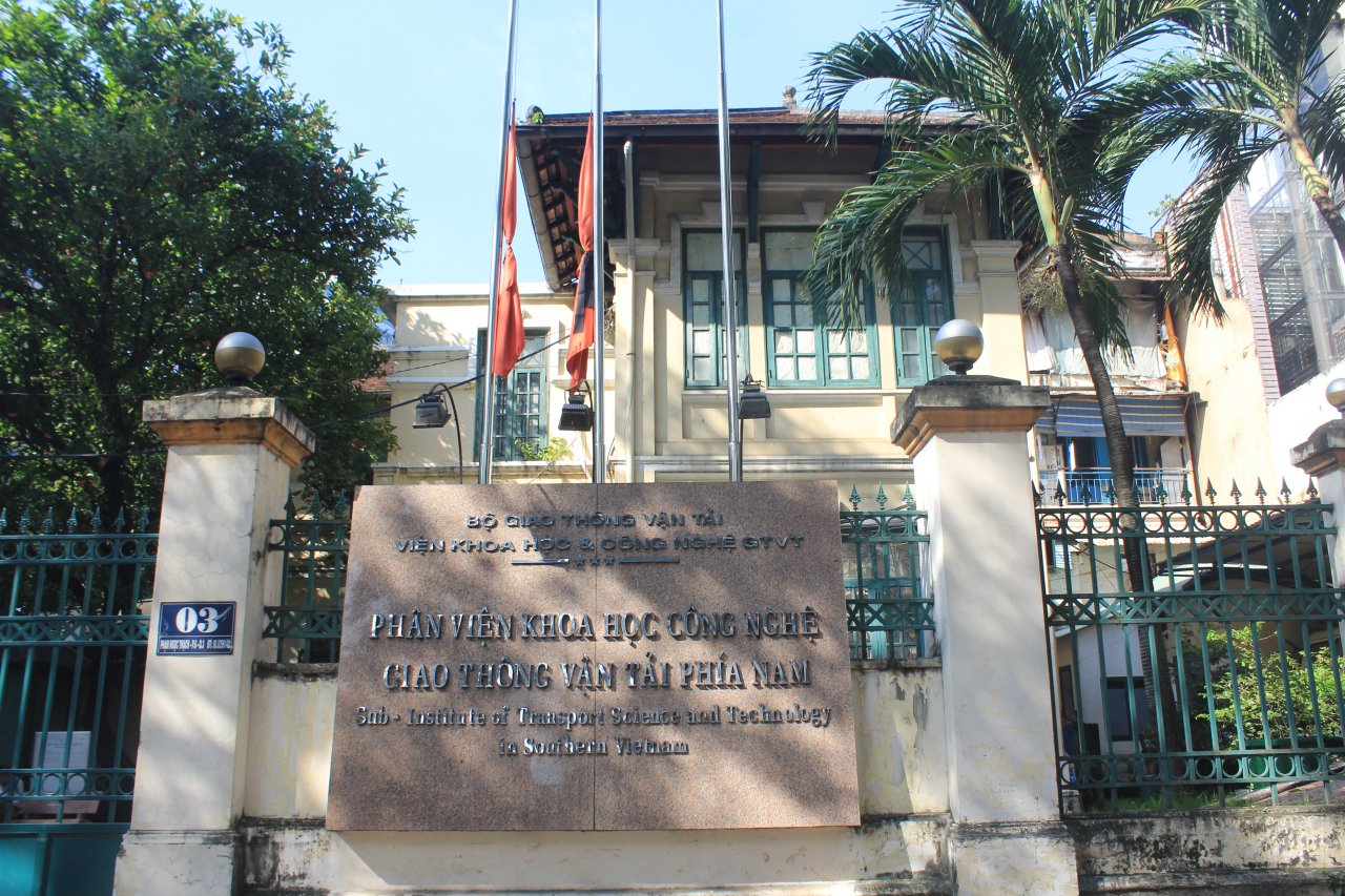 tphcm-ca-thanh-pho-treo-co-ru-vinh-biet-chu-tich-nuoc-tran-dai-quang