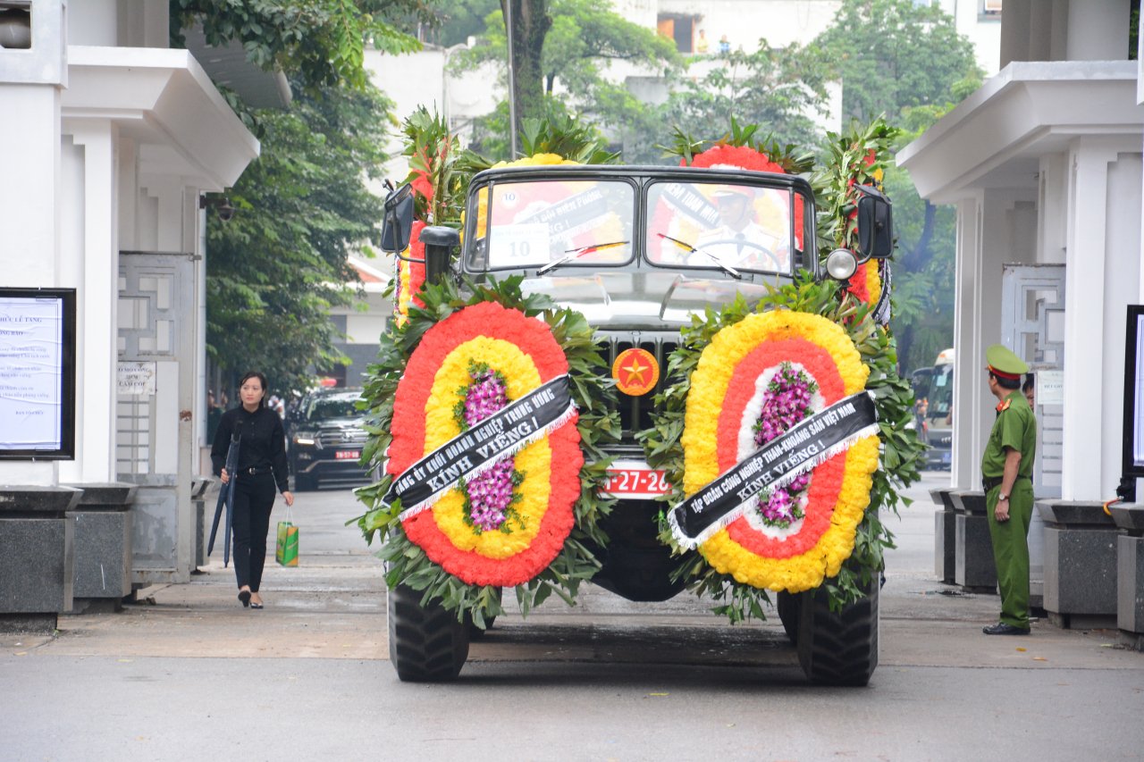 toan-canh-le-truy-dieu-di-quan-va-dua-tien-chu-tich-nuoc-tran-dai-quang