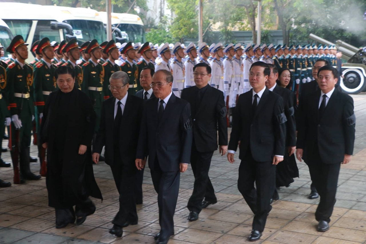 toan-canh-le-truy-dieu-di-quan-va-dua-tien-chu-tich-nuoc-tran-dai-quang
