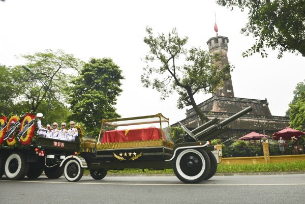 toan-canh-le-truy-dieu-di-quan-va-dua-tien-chu-tich-nuoc-tran-dai-quang