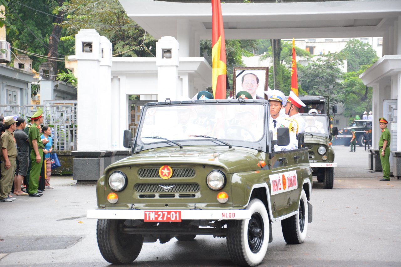 toan-canh-le-truy-dieu-di-quan-va-dua-tien-chu-tich-nuoc-tran-dai-quang