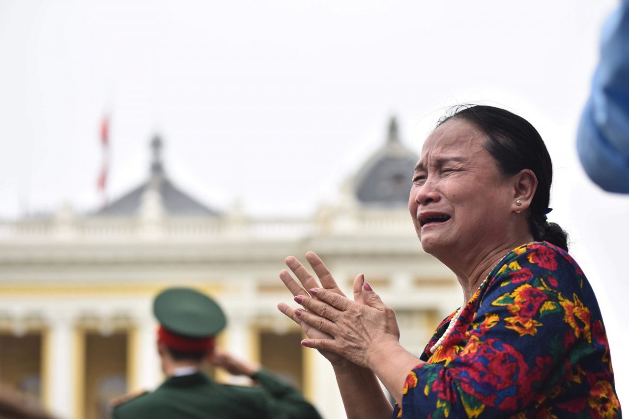 xe-tang-dua-linh-cuu-chu-tich-nuoc-tran-dai-quang-tro-ve-que-nha