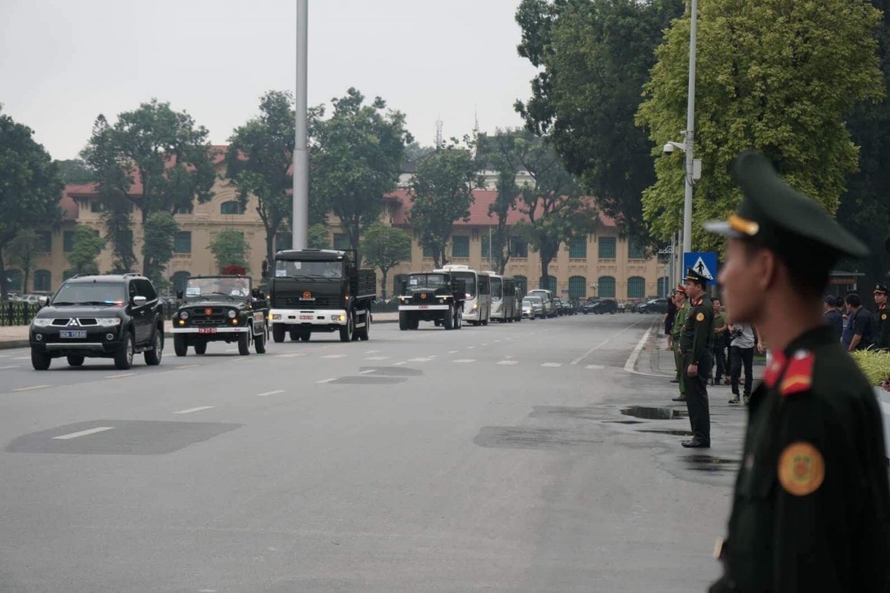 xe-tang-dua-linh-cuu-chu-tich-nuoc-tran-dai-quang-tro-ve-que-nha