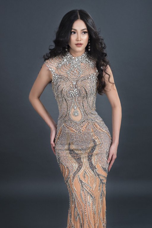 nhan-sac-nguoi-dep-vuot-mat-mau-thuy-chinh-thuc-dai-dien-viet-nam-chinh-chien-hoa-hau-trai-dat-2018
