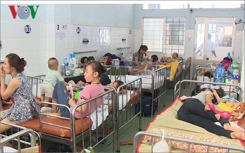 Dịch bệnh tấn công trẻ nhỏ, cảnh báo nguy cơ dịch chồng dịch