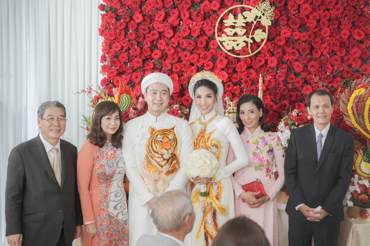 truoc-ngay-cuoi-chinh-thuc-doanh-nhan-tuan-john-khoe-anh-tinh-be-binh-voi-lan-khue-tai-paris