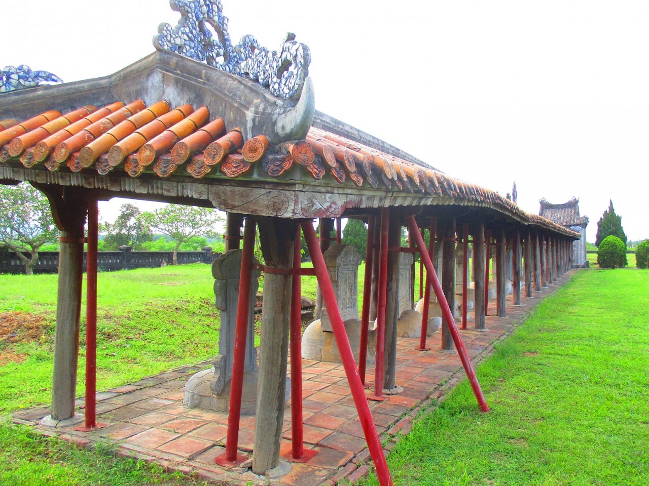uy-nghi-van-mieu-ben-dong-huong-giang