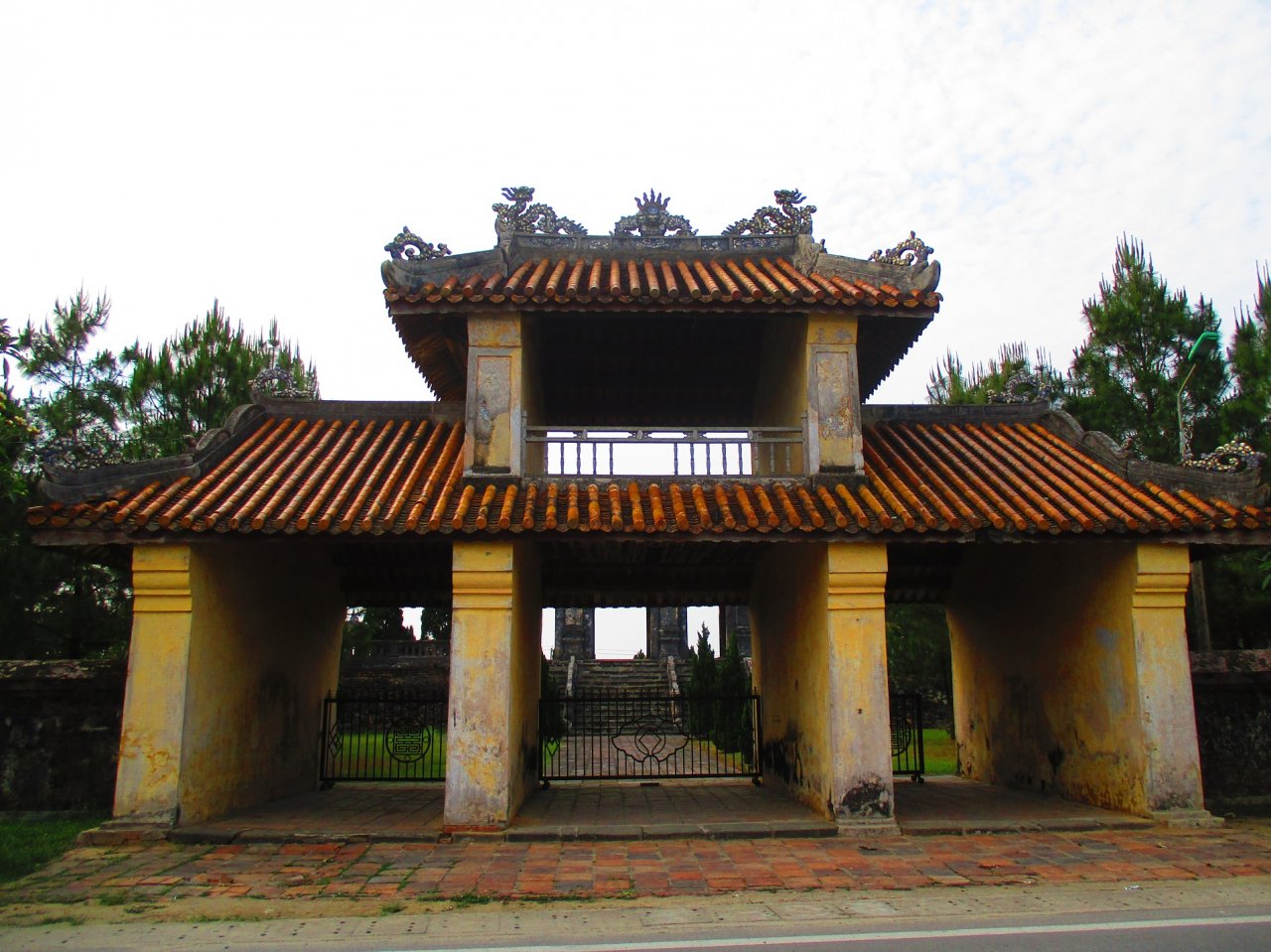 uy-nghi-van-mieu-ben-dong-huong-giang