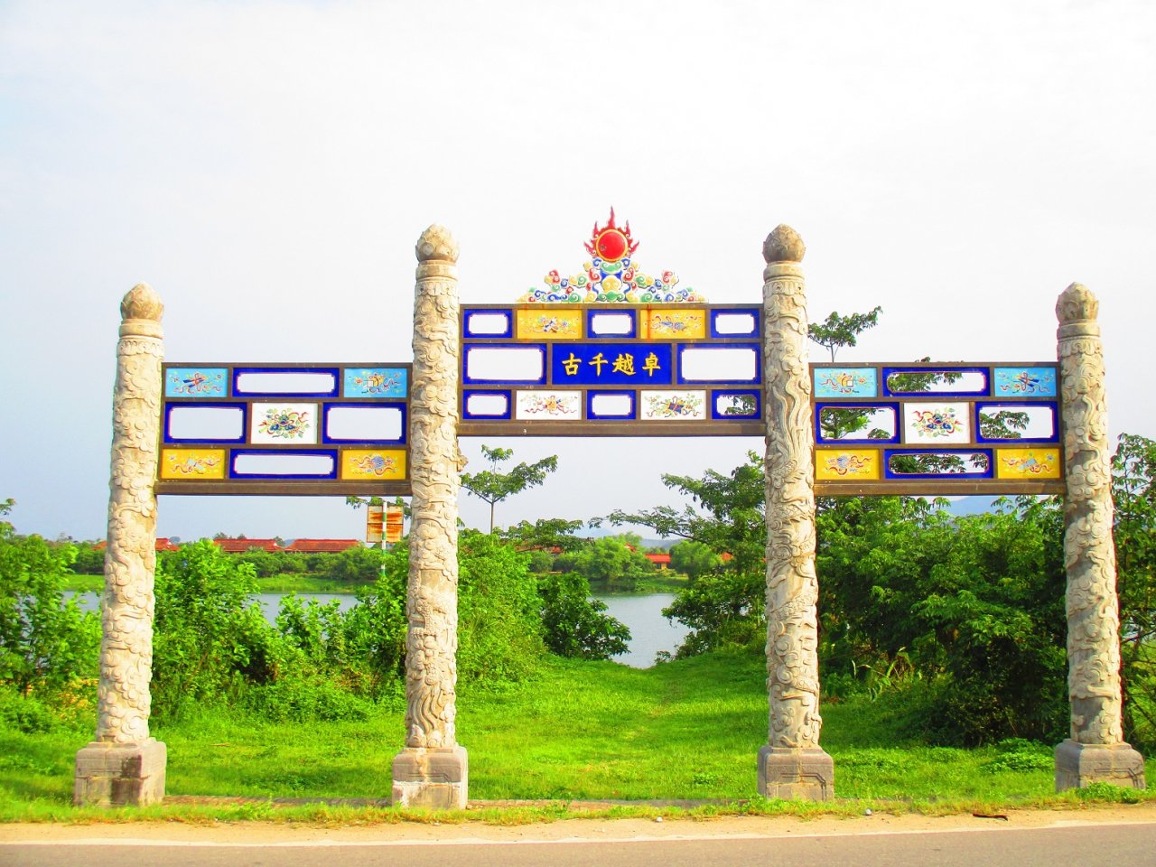 uy-nghi-van-mieu-ben-dong-huong-giang