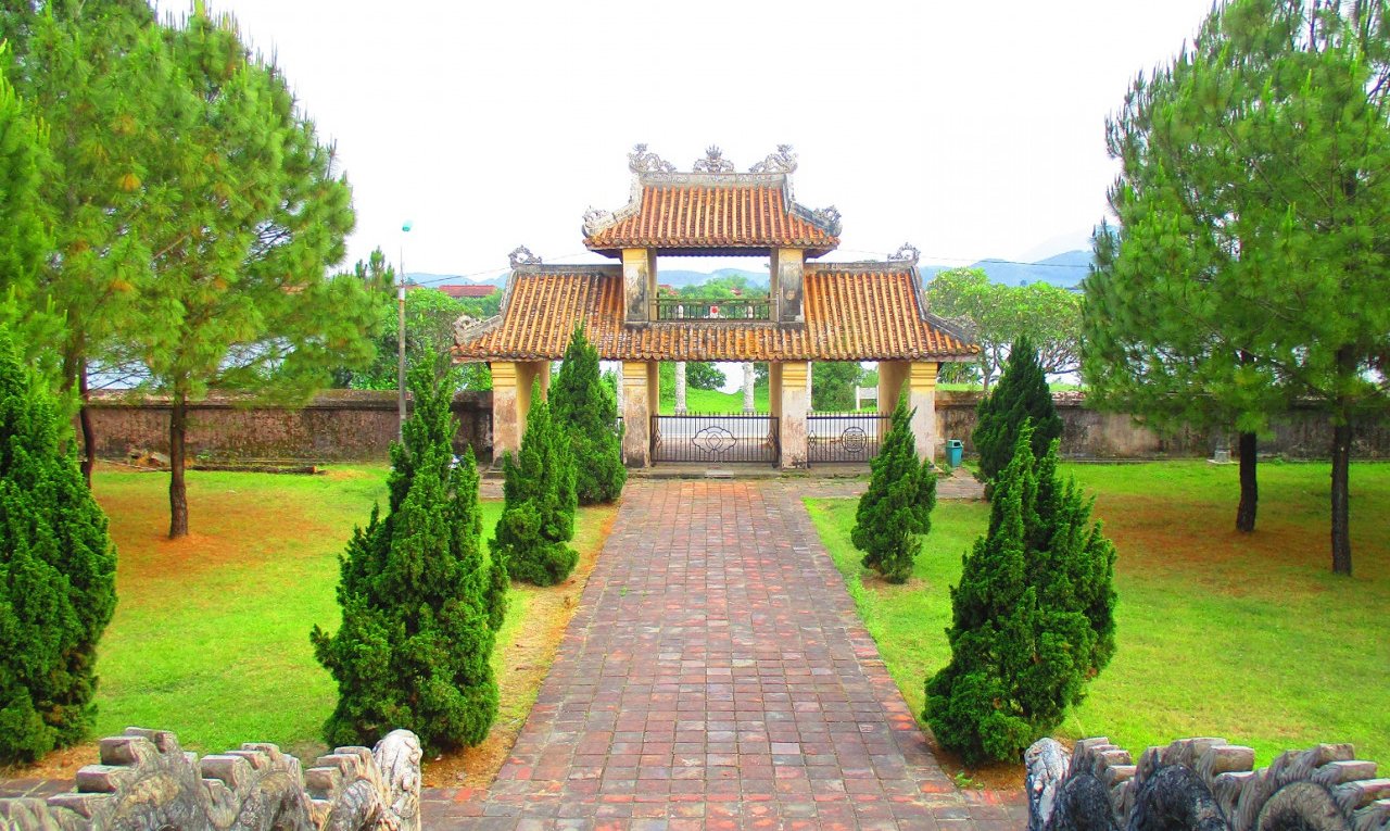 uy-nghi-van-mieu-ben-dong-huong-giang