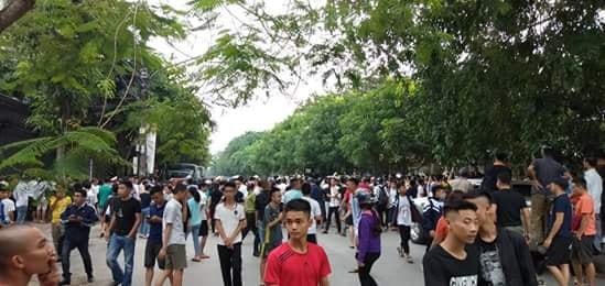 100-canh-sat-va-linh-ban-tia-siet-vong-vay-bat-ke-om-vu-khi-co-thu-tai-nghe-an