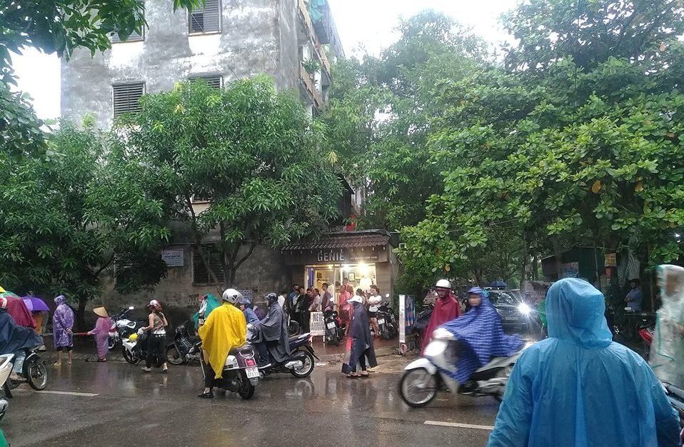 100-canh-sat-va-linh-ban-tia-siet-vong-vay-bat-ke-om-vu-khi-co-thu-tai-nghe-an