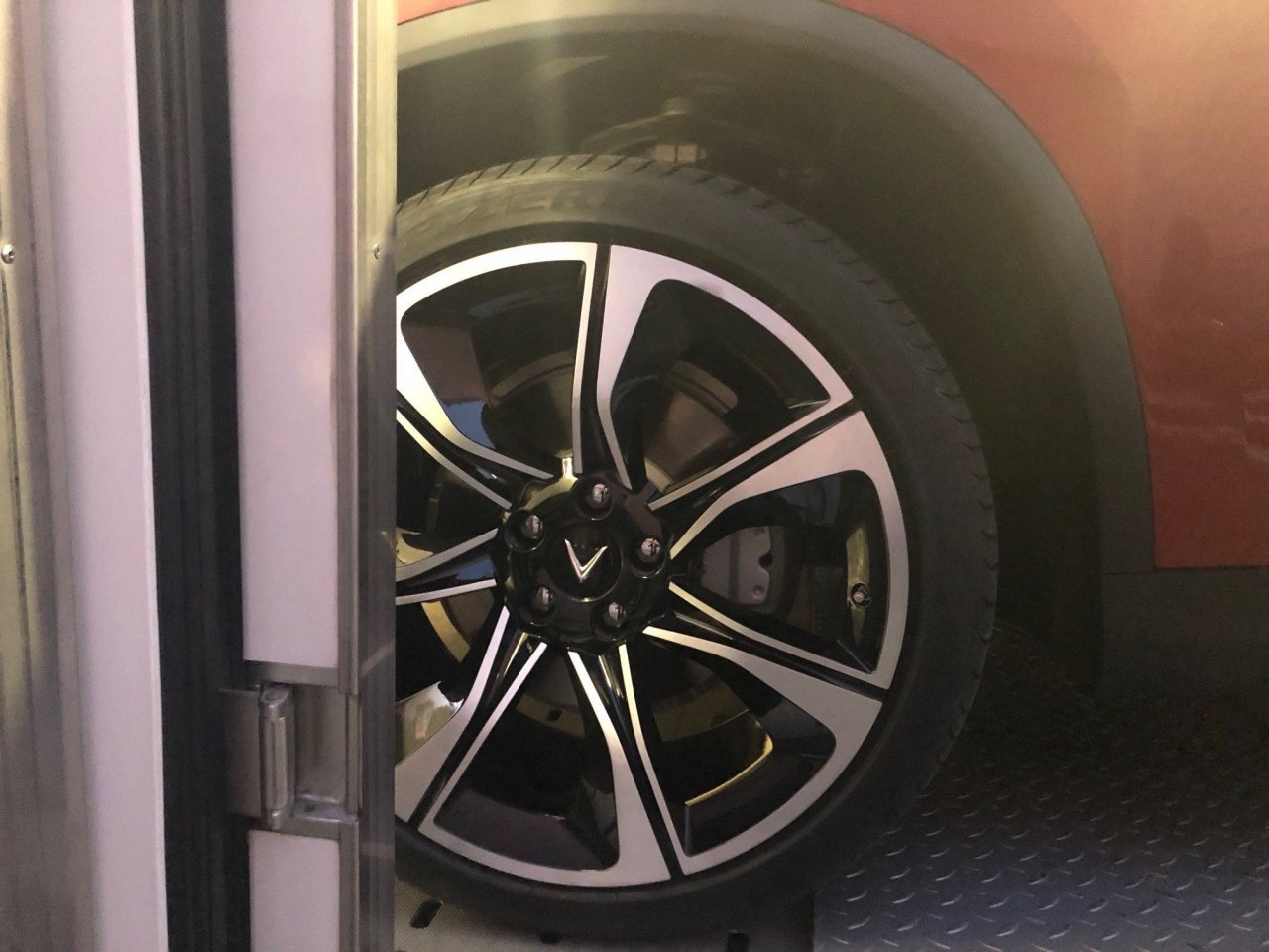 xe-hoi-vin-fast-san-sang-truoc-them-paris-motor-show-2018